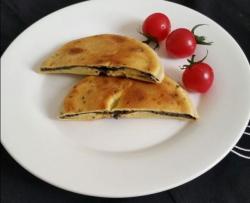 鸡蛋黑芝麻糊饼