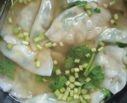 酸汤韭菜鸡蛋水饺