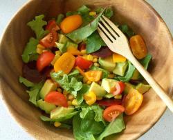 牛油果彩椒蔬菜沙拉