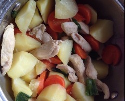 鸡胸炖土豆胡萝卜