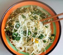 molly在宿舍×韭菜鸡蛋面