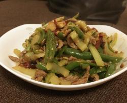 超级下饭菜-芹菜牛肉