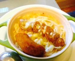 白酱肉肠意大利面