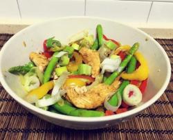 柠檬汁鸡胸肉沙拉配炒芦笋