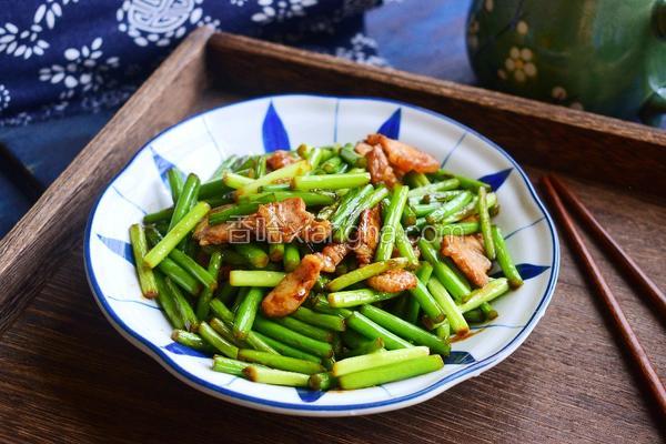 蒜薹炒五花肉營養成分