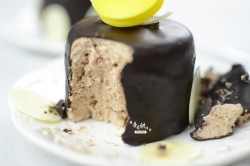 脆皮黑巧克力慕斯