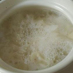 冰糖雪梨炖银耳