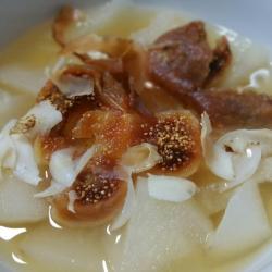 冰糖百合炖雪梨