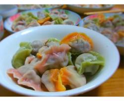 天然蔬菜汁彩边水饺