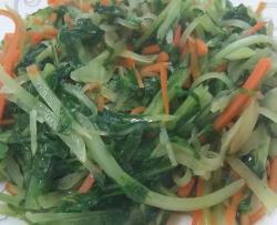 莴笋黄瓜胡萝卜丝