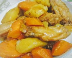 土豆胡萝卜炖鸡翅