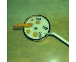 水果冰糖牛奶热饮