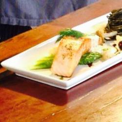 香草香煎三文鱼配忌廉柠檬汁