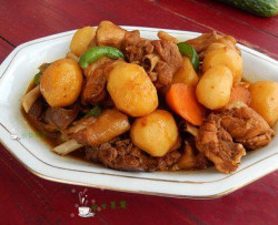 土豆胡萝卜炖鸡块