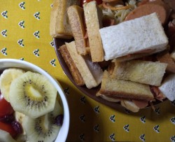 螺旋意面+胡萝卜火腿三明治+水果沙拉