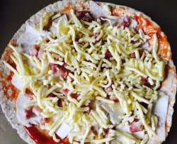 快手披萨……墨西哥薄饼做披萨