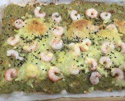 西兰花脆皮披萨配大虾