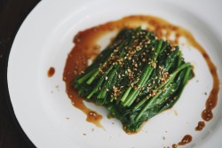 酒酿芝麻拌菠菜