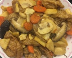 香菇油面筋闷蘑菇笋