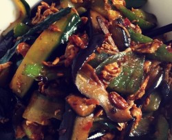 茄子鸡蛋黄瓜拌面