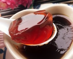 红枣白花胶布丁