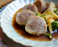 一盘儿凉菜鸡腿卷