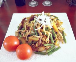 红烧肉,豆角,土豆焖面