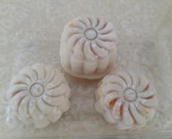 桂花南瓜冰皮月饼