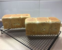 Polish黑胡椒核桃咸吐司