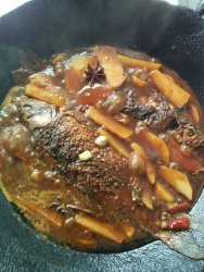 淮河草鱼烧萝卜条