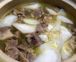 清汤萝卜牛腩