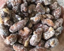 黄油蜂蜜杏仁核桃仁