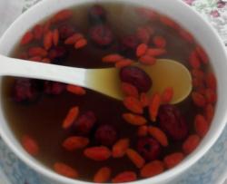 红枣枸杞红糖水