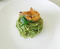 罗勒大虾松子青酱意面