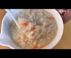 宝宝辅食之胡萝卜蛋黄肉泥粥