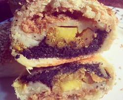 酥皮麻薯蛋黄黑芝麻肉松Q饼