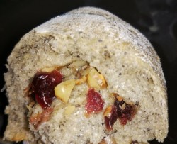 全麦黑芝麻核桃仁蔓越莓咸面包卷