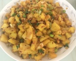 孜然蒜香土豆丁