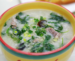 皮蛋瘦肉枸杞叶粥