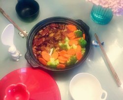 排骨腊肠煲仔饭