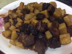 土豆炖腊肉