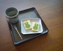 碧绿色的小兔子磅蛋糕猜猜我有多爱你