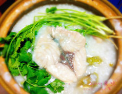 末日脆肉皖鱼片鱼腩广式煲粥