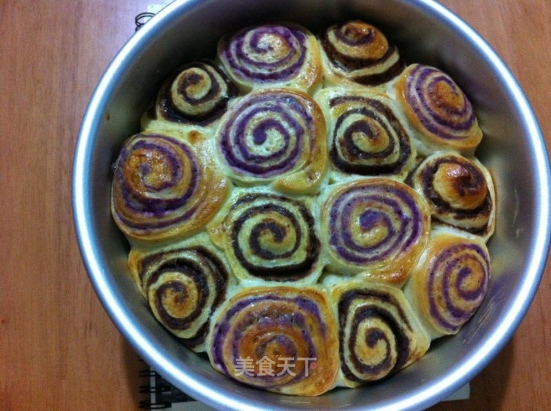 紫薯豆沙双色面包卷