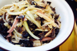 超详细的小木耳凉拌西瓜皮-大暑里的居家过日子菜