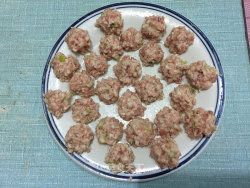 蒸马蹄（荸荠）肉丸子