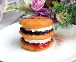 奶油果酱三明治蛋糕