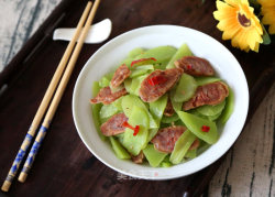 莴笋炒香肠