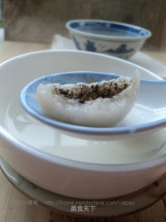 【传统芝麻花生汤圆】