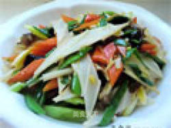 胡萝卜蒜苗炒魔芋